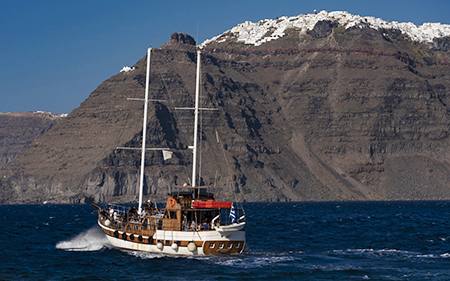 Tour of Caldera on Traditional Boat